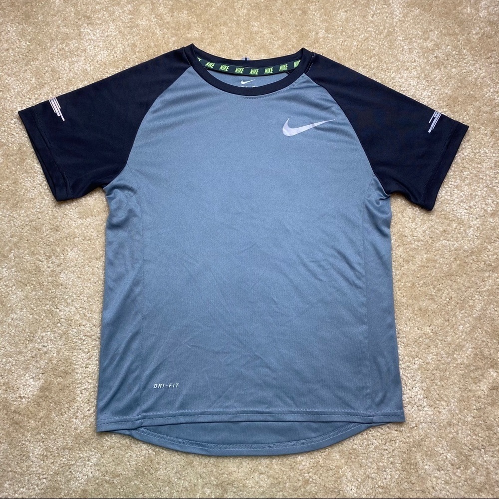 Nike Youth Boys Black/Gray DriFit Short Sleeve Tee Size Small